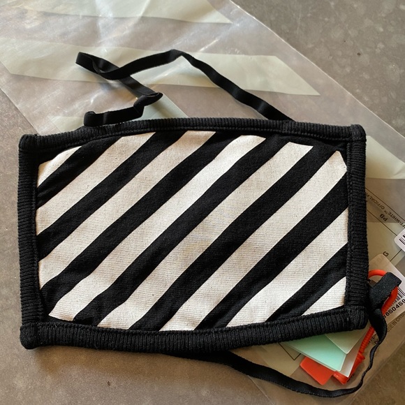 NEW Off-White 😷 Mask - Picture 6 of 7
